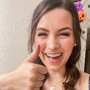 Meet your Posher, Ava